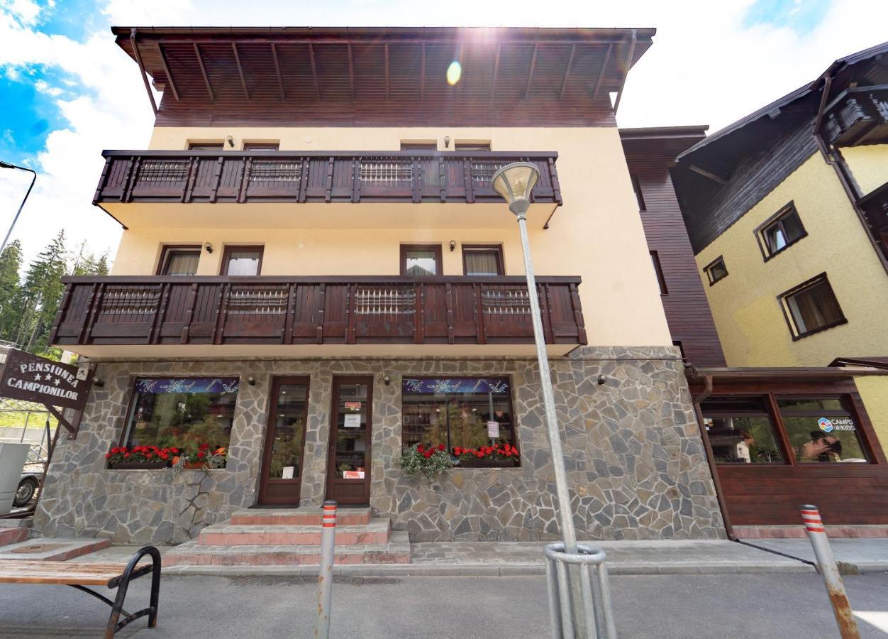 Pensiunea Campionilor Predeal Exterior foto